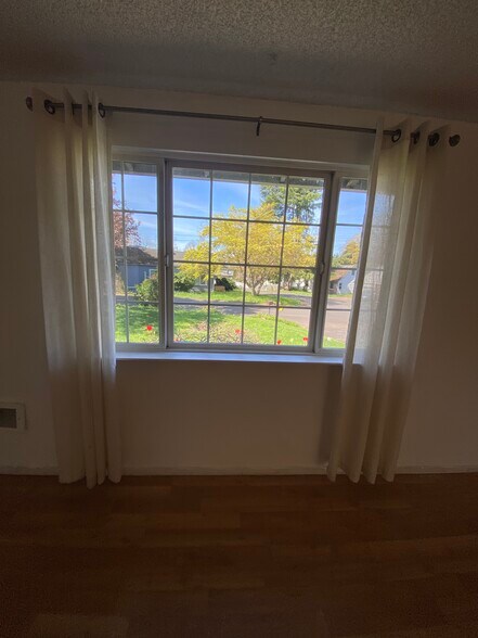 Building Photo - 1101 Hughes St