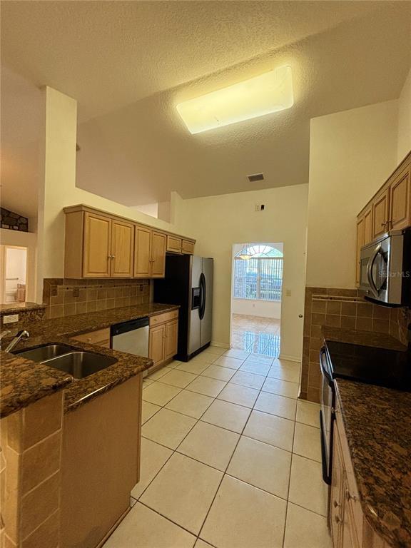Building Photo - 4 Bud Hollow Dr