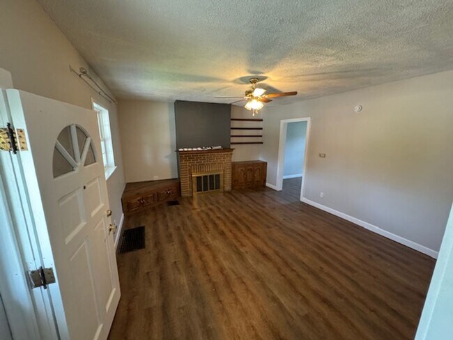 Primary Photo - 2175 Sullivant Ave
