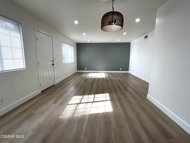 Building Photo - 2002 Calle La Sombra