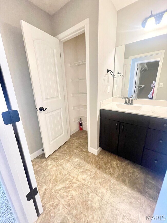 Building Photo - 805 Bluff Ridge Ln