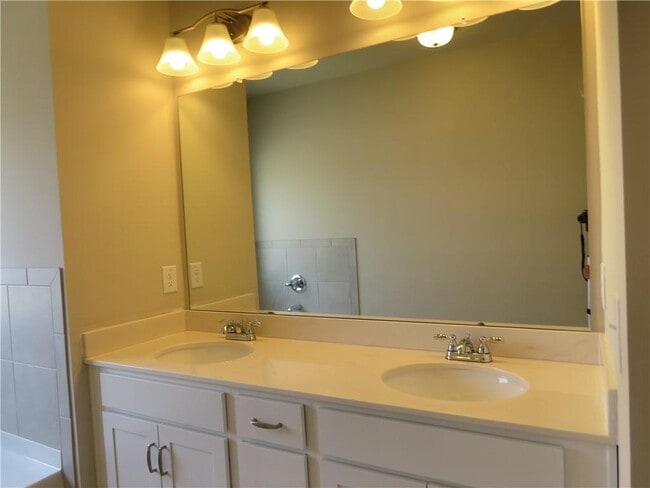 Building Photo - 5228 City Walk Dr