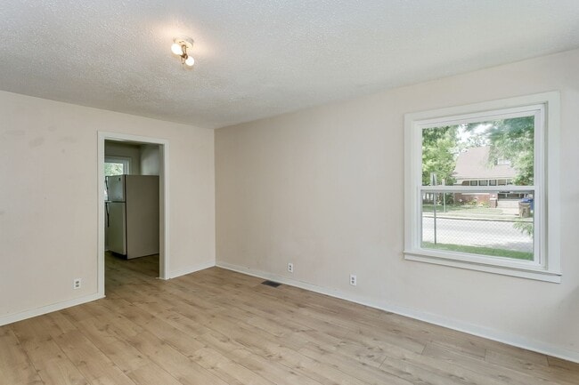 Building Photo - 1802 N Market St