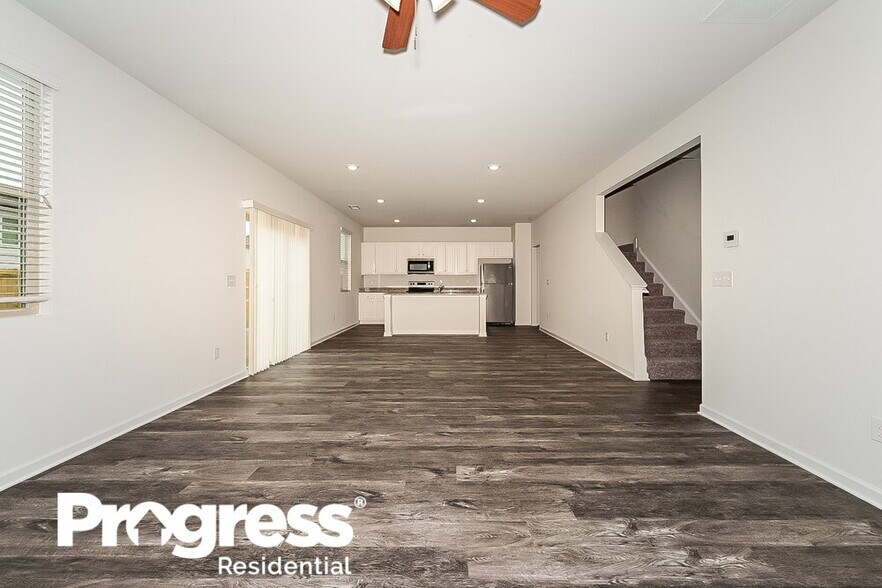 Building Photo - 445 Culloden Moor Dr