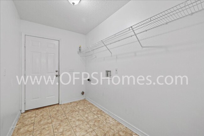 Building Photo - 4 Bedroom Home in Antioch Estates
