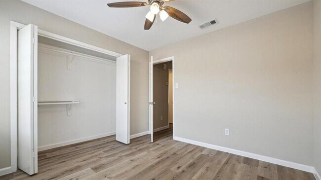 Building Photo - 4030 Belle Park Dr