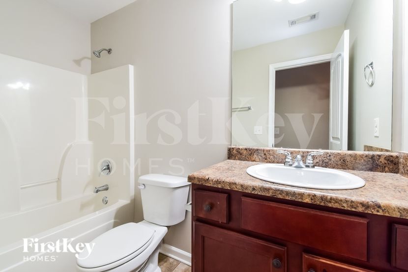 Building Photo - 6303 Spring Cove Dr