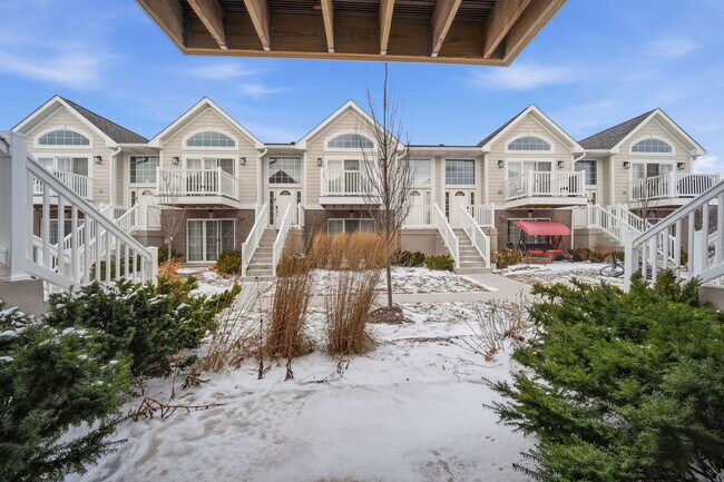 Building Photo - 7214 Farmstead Ln