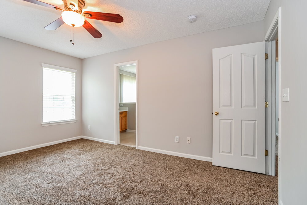 Building Photo - 9361 Golden Pond Dr