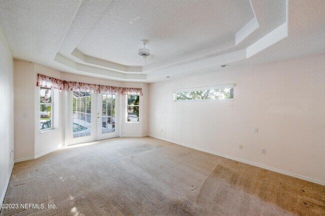 Building Photo - 13 Clear Ct