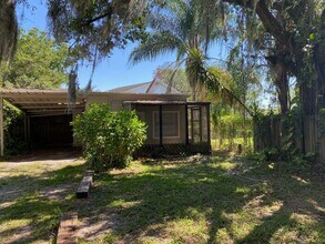 Building Photo - Affordable Efficiency Unit Available! Great Location Adjacent to College Park!