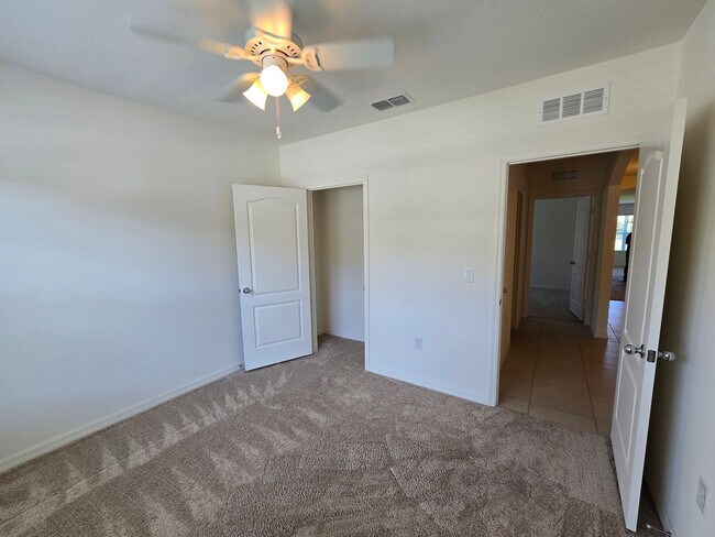 Building Photo - 121 Fishermans Cove Dr