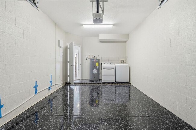 Building Photo - 20484 Needletree Dr