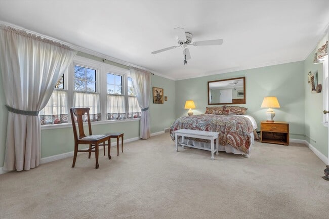 Building Photo - 5457 N Berkeley Blvd