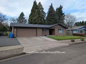 Building Photo - Modern 1 Bedroom Unit With Utilities and WiFi Included