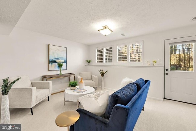 Building Photo - 6003 Chicory Pl