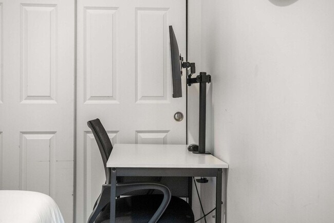 Building Photo - 209 9th St