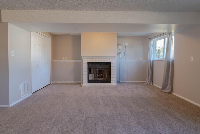 Building Photo - 7875 Chimney Terrace