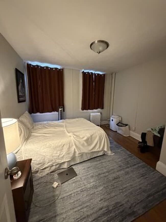 Building Photo - NORTH E. 2 BR Apartment - 6/1/26