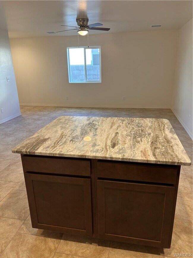 Building Photo - 981 Calumet Ave