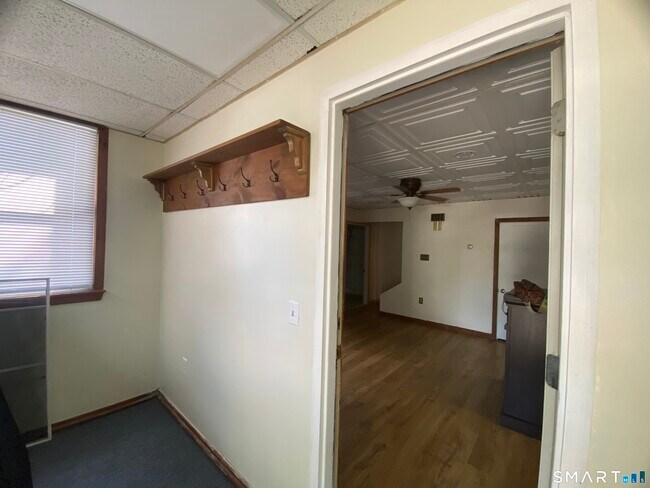 Building Photo - 275 Main St