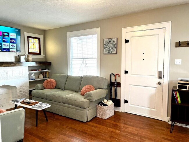 Building Photo - 1509 Clark St