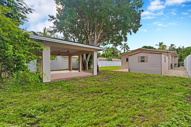 Building Photo - 238 SW 7th St