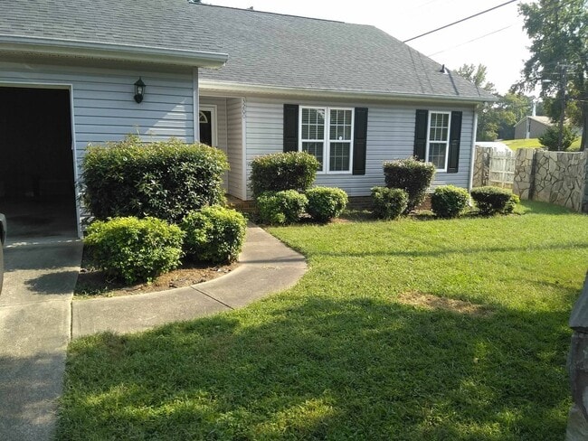 Building Photo - Ranch Home on Corner Lot with No HOA!