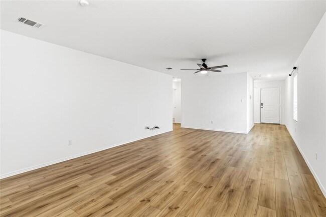 Building Photo - 162 Agate Clf Dr