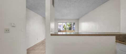 Building Photo - 4956 Romaine St
