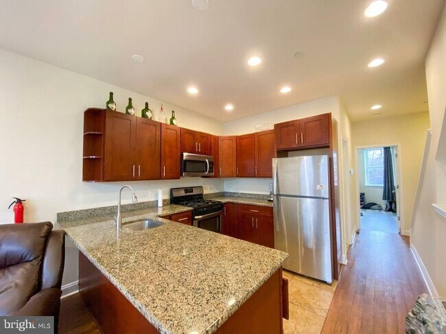 Building Photo - 2028 N 18th St