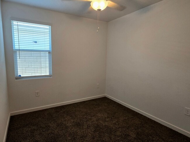 Building Photo - 3-bedroom home In Superstition Vistas, just 2 years new