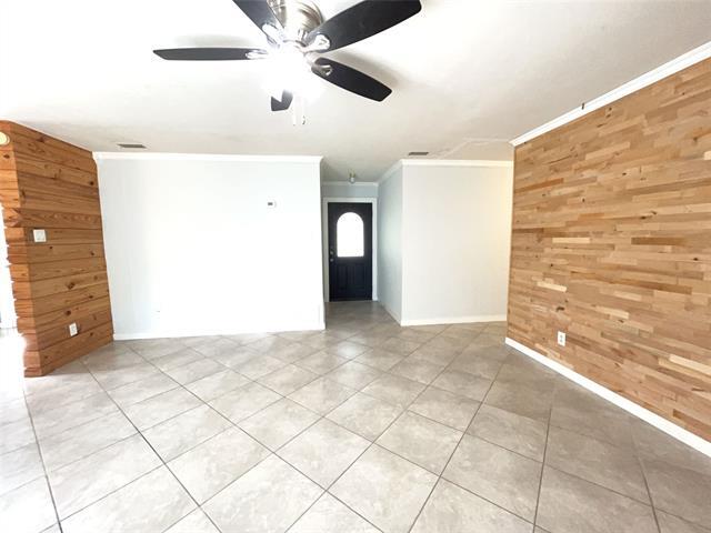 Building Photo - 12120 Bishop Dr