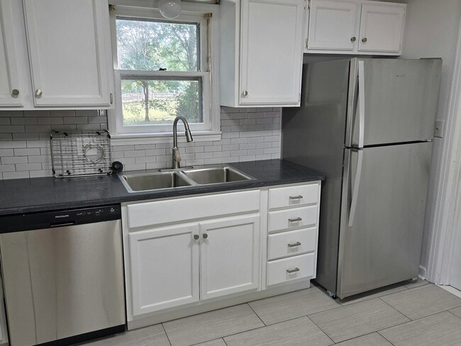 Primary Photo - 506 W Catalpa St