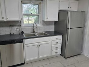 Building Photo - 506 W Catalpa St