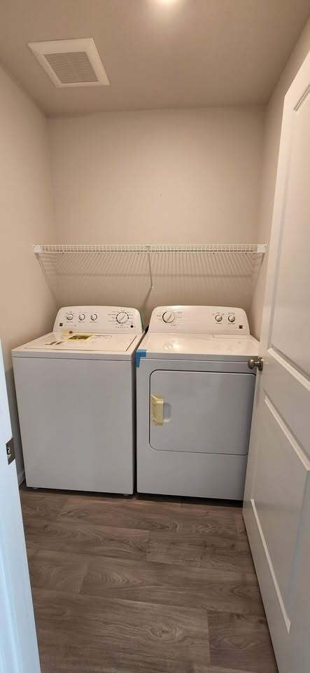 Building Photo - 2215 Livesay Ln