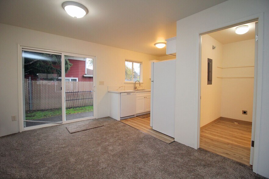 Building Photo - 2658-2658 SE 125th Ave