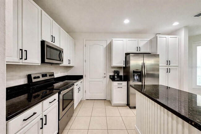 Building Photo - 8458 Kelsall Dr