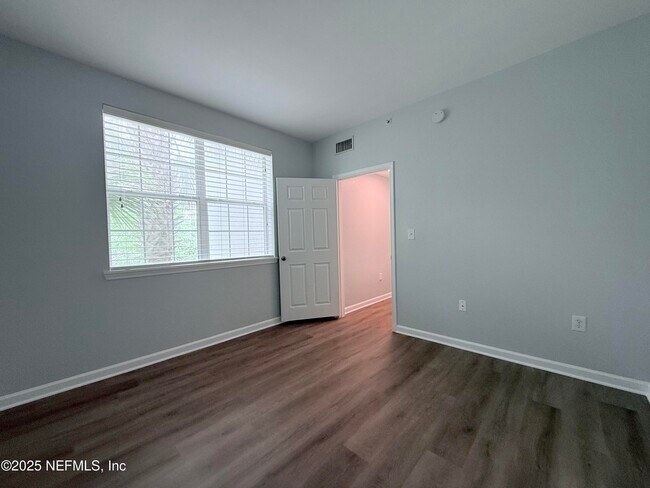 Building Photo - 440 S Villa San Marco Dr