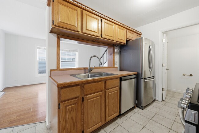 Building Photo - 377 Farmingdale Cir