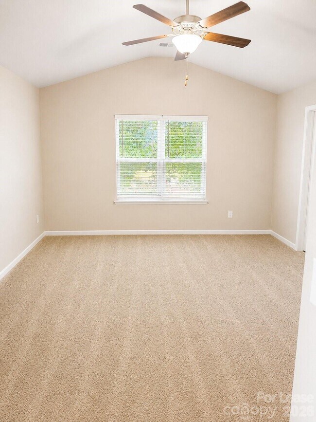 Building Photo - 3228 McGee Hl Dr