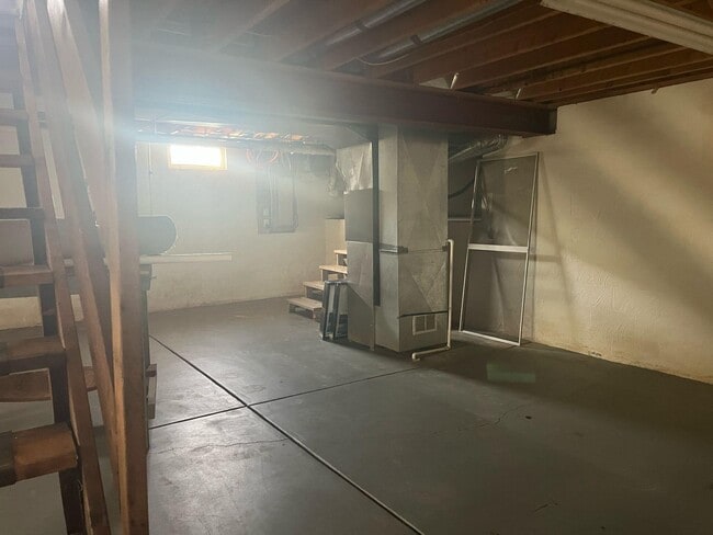 Building Photo - 1675 Braumiller Rd