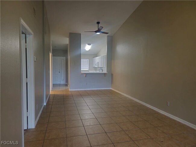 Building Photo - 331 NE 24th Ave