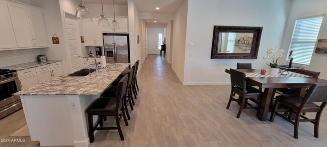 Building Photo - 19610 W Avalon Dr