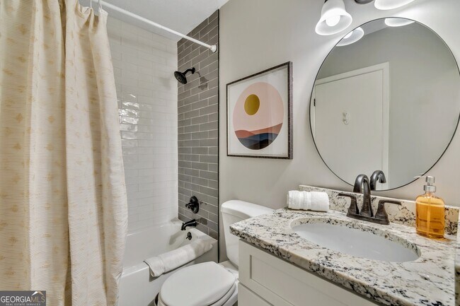 Building Photo - 1695 Wynndowne Trail