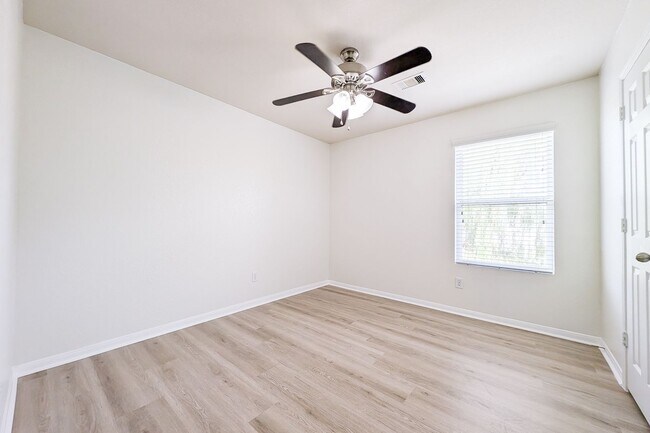 Building Photo - 10914 Chestnut Path Way