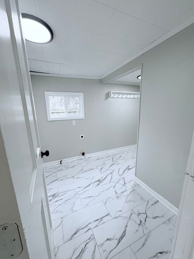 Building Photo - Charming 4 beds 3 baths in Reynoldsbug!