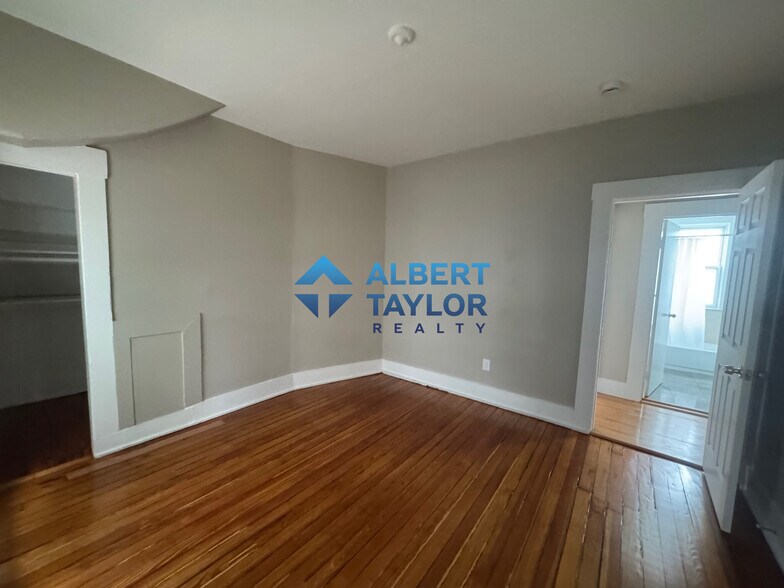 Building Photo - 6 Bowdoin Park