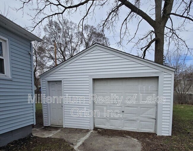 Building Photo - 715 Kenilworth Ave