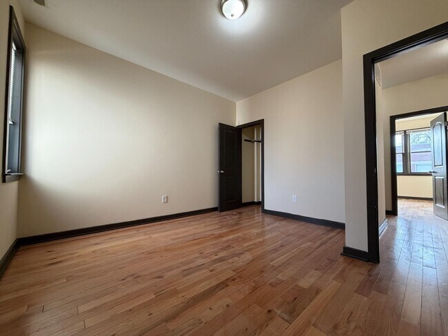 Building Photo - 1911 N Gratz St